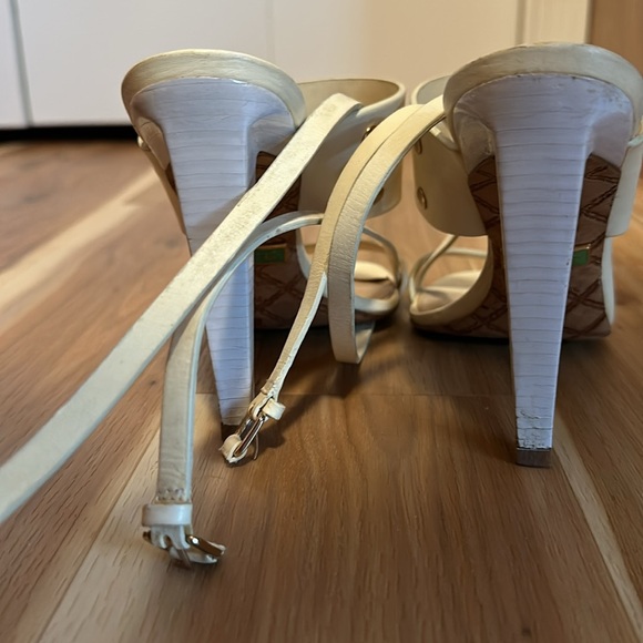 L.A.M.B. Strappy leather heels. - Picture 5 of 6